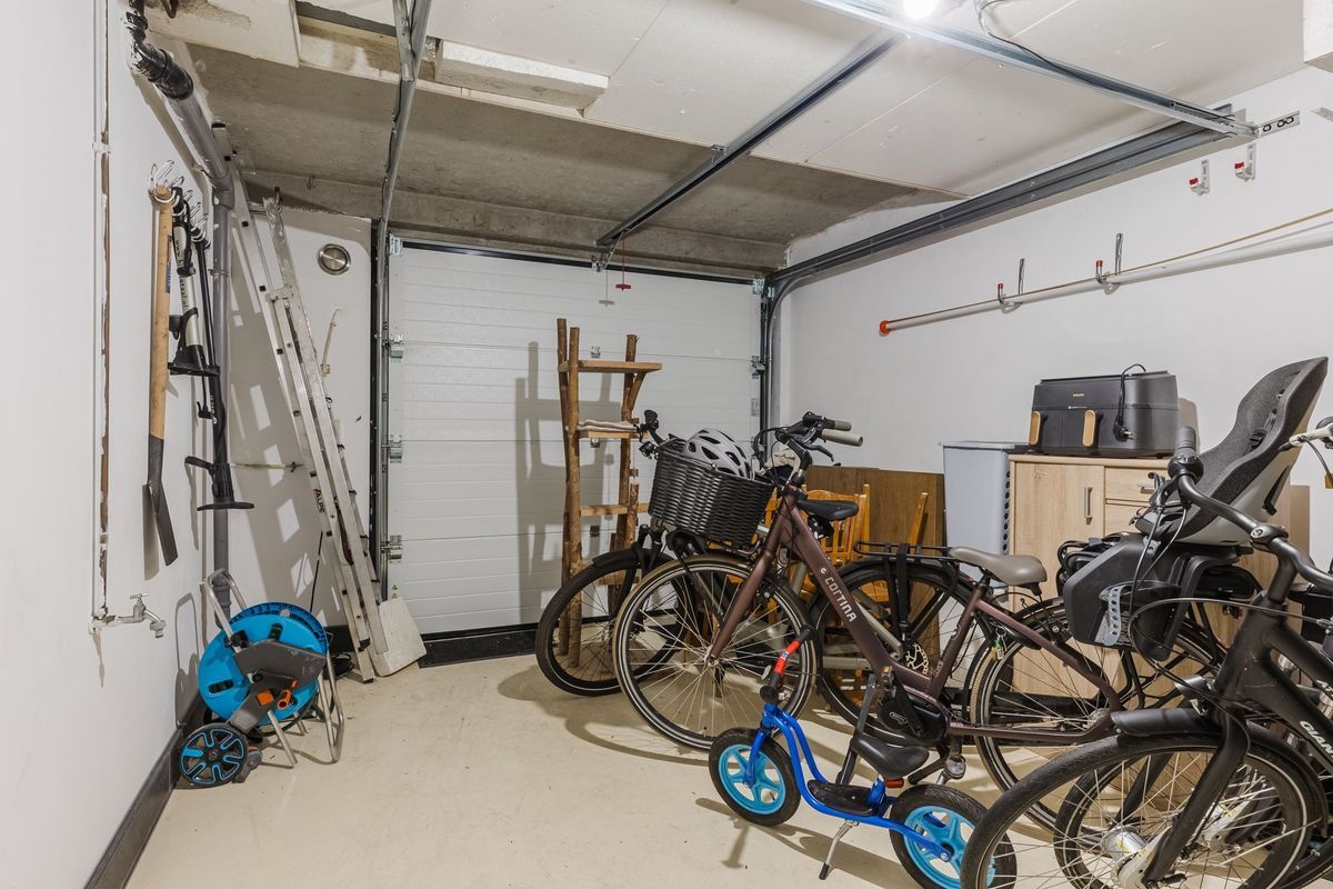 Mr. J.H. de Pontplein 27 Photo Blur 26