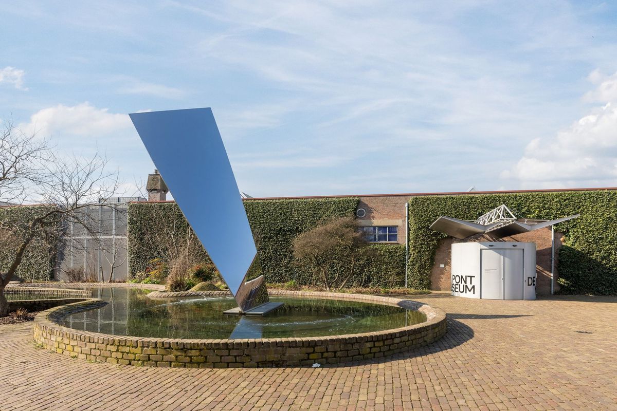 Mr. J.H. de Pontplein 27 Photo Blur 39