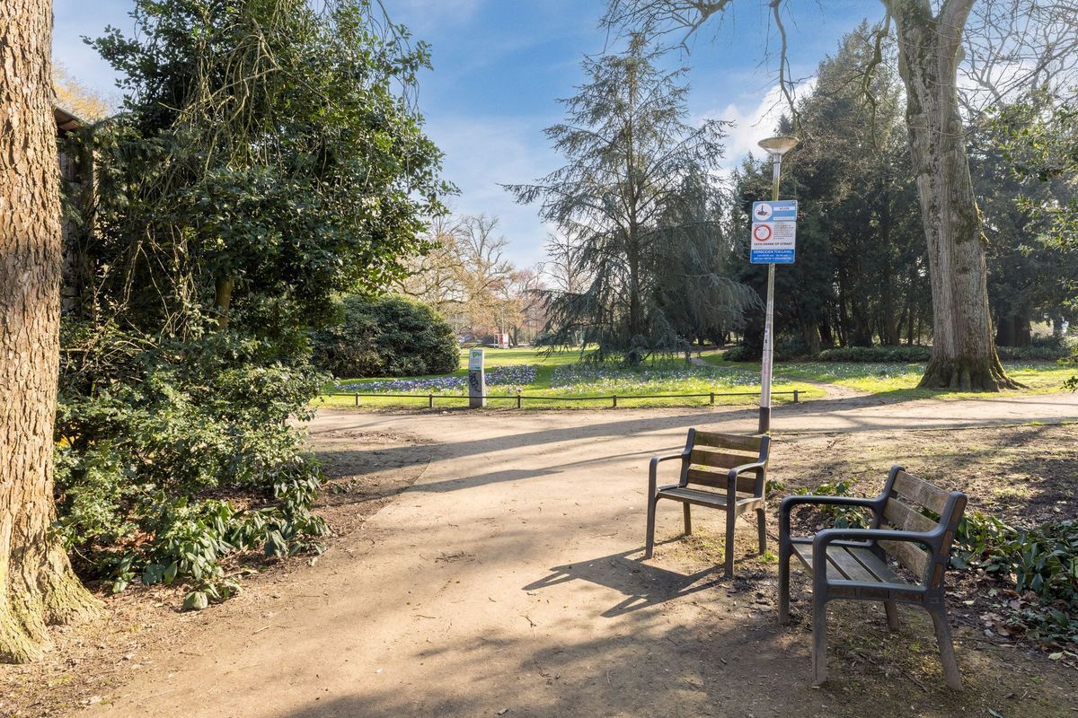 Mr. J.H. de Pontplein 27 Photo Blur 40