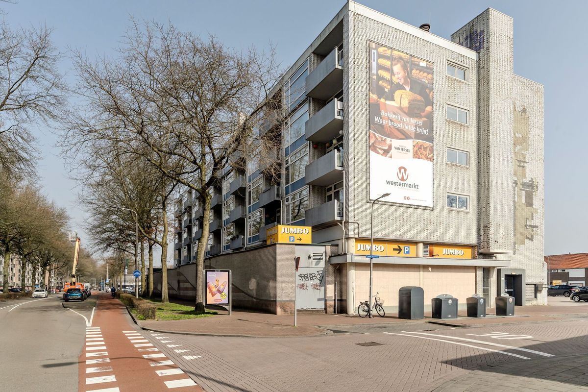 Tobias Asserlaan 121 Photo Blur 23