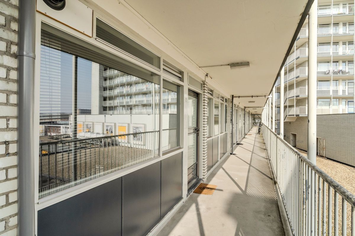 Tobias Asserlaan 121 Photo Blur 22