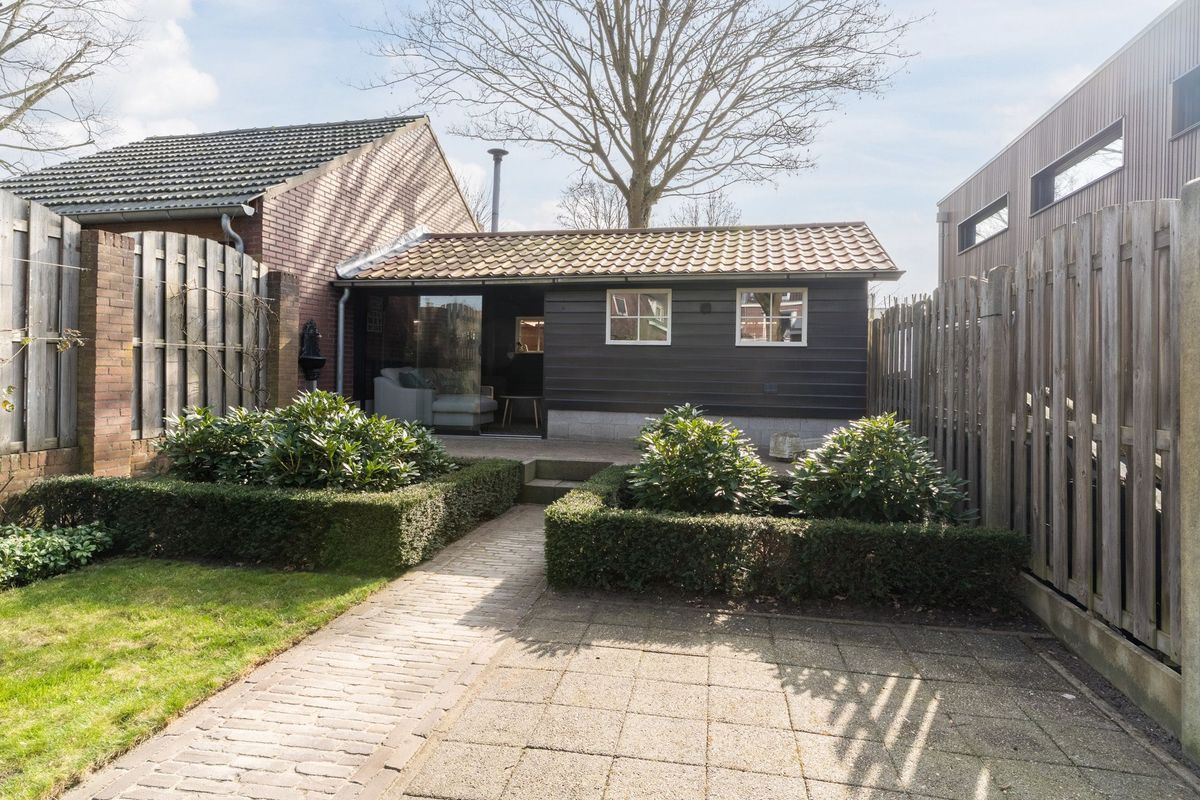 Oranjestraat 39 Photo Blur 25