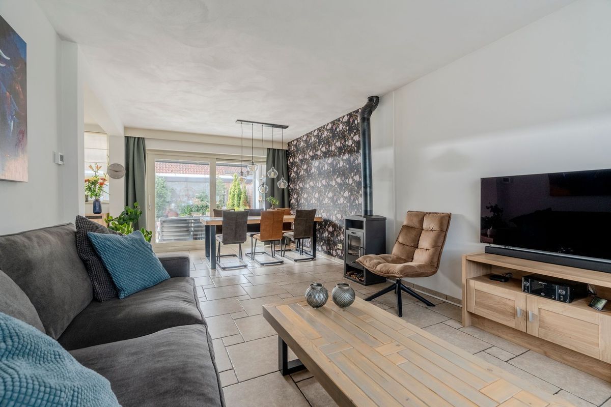 Wede 7 Photo Blur 10