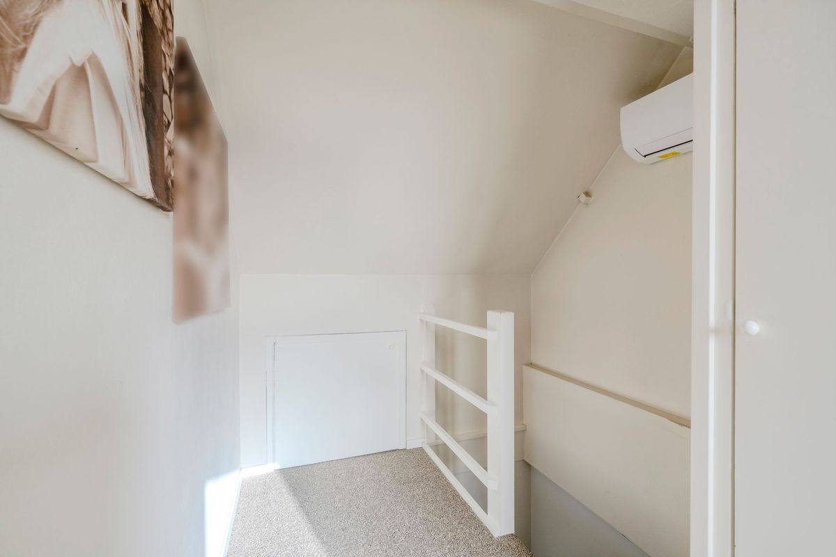 Wede 7 Photo Blur 34