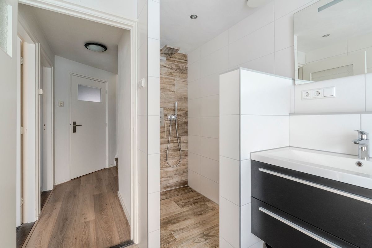 Wede 7 Photo Blur 31