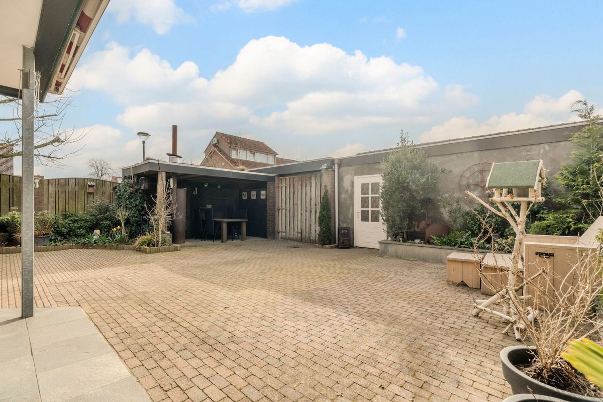 Wede 7 Photo Blur 39