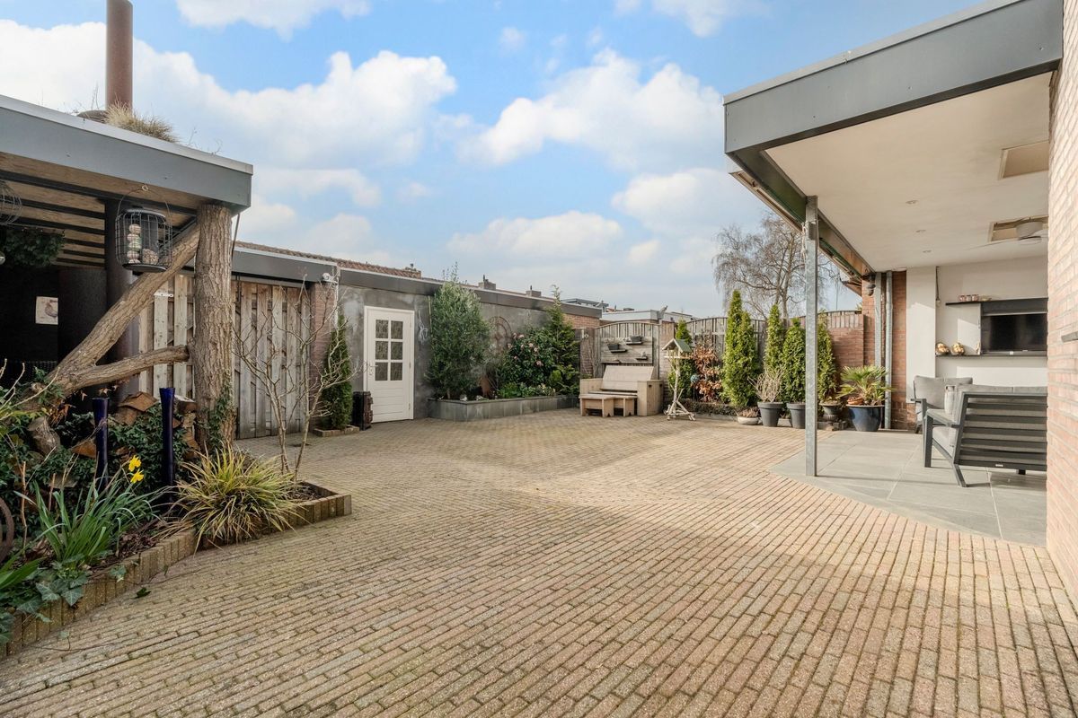 Wede 7 Photo Blur 42