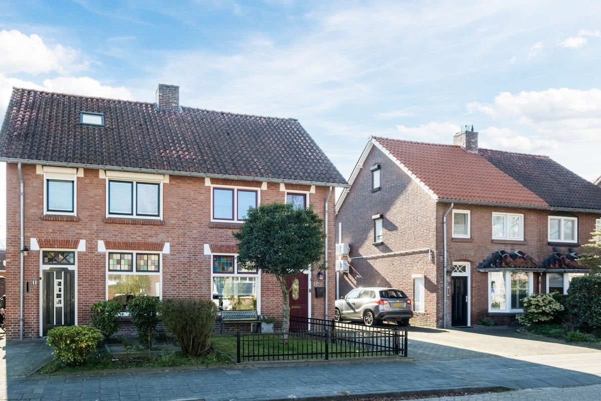 Hulst 13 Photo Blur 46