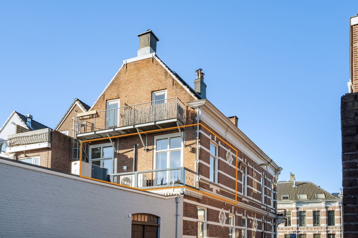 Ginnekenweg 129 - A Photo Blur 0