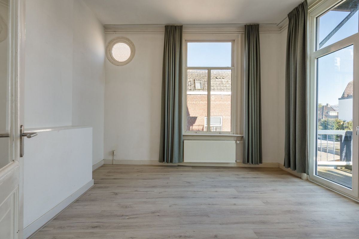 Ginnekenweg 129 - A Photo Blur 11