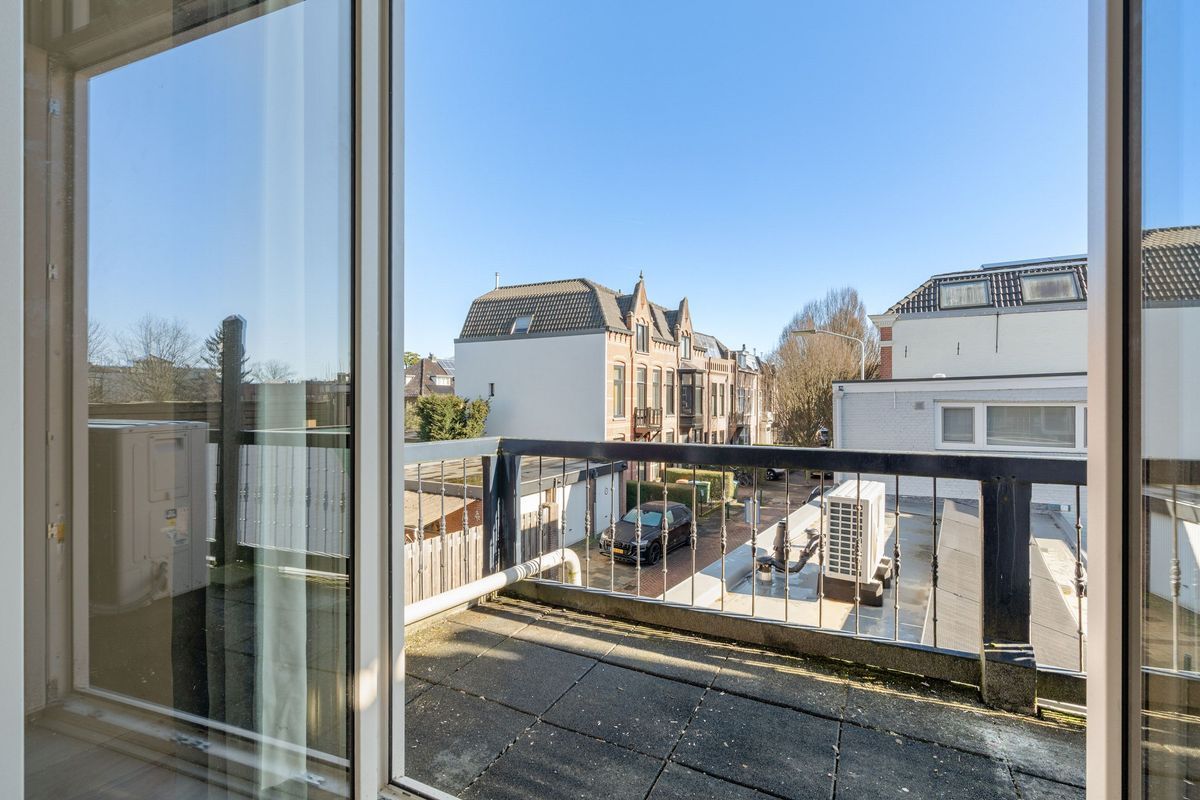 Ginnekenweg 129 - A Photo Blur 3