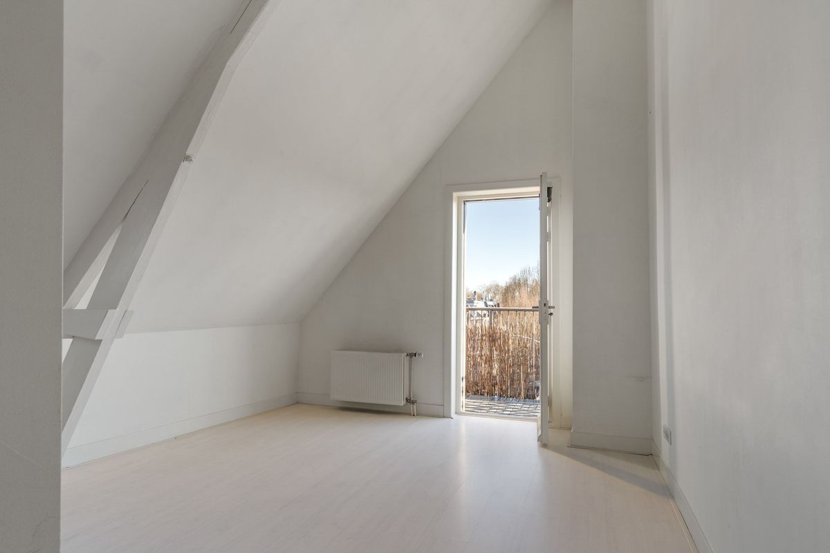 Ginnekenweg 129 - B Photo Blur 4