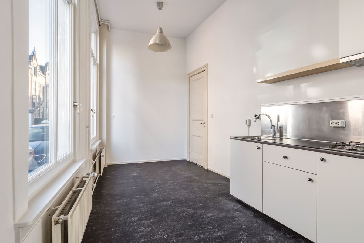 de Roy van Zuidewijnlaan 2 Photo Blur 2