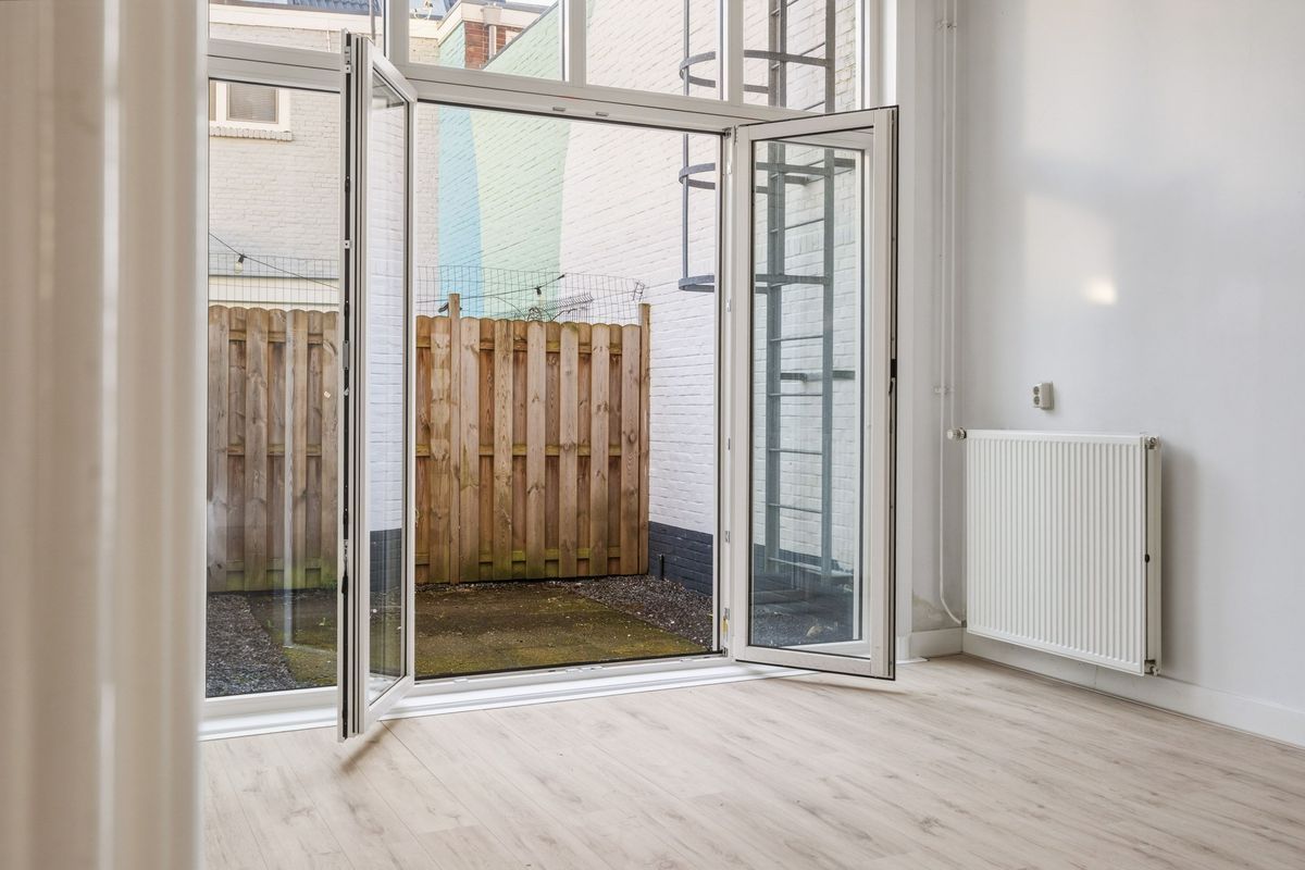 de Roy van Zuidewijnlaan 2 Photo Blur 17