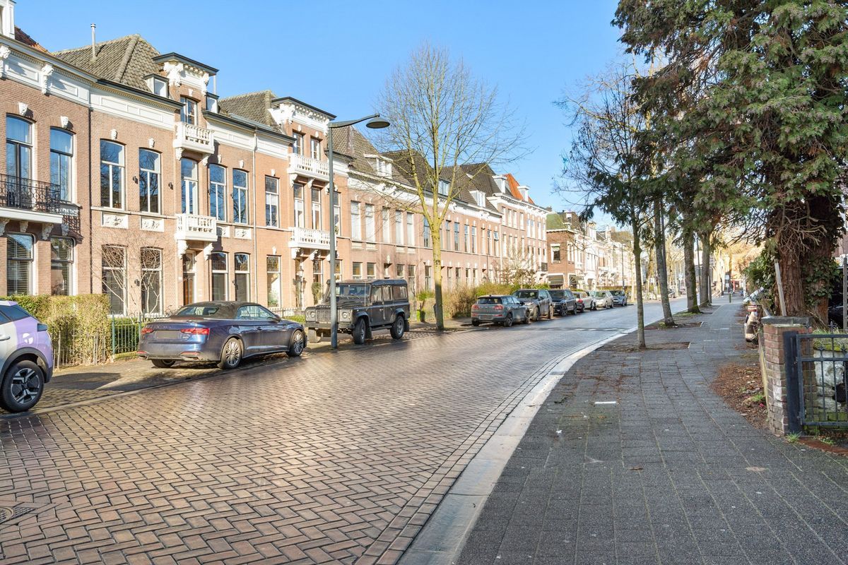 de Roy van Zuidewijnlaan 2 Photo Blur 31