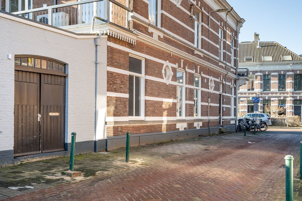 de Roy van Zuidewijnlaan 2 Photo Blur 21