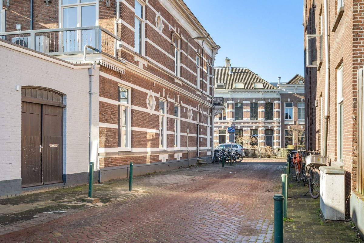 de Roy van Zuidewijnlaan 2 Photo Blur 23