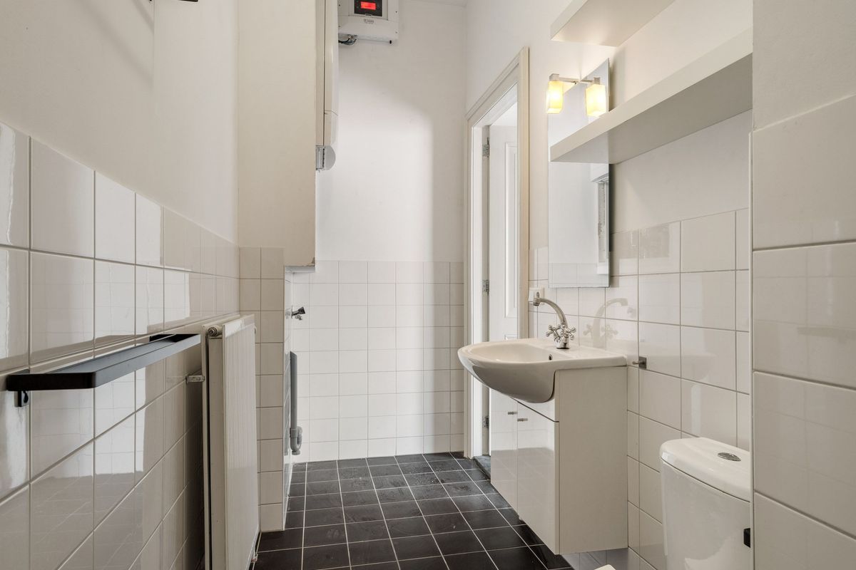 de Roy van Zuidewijnlaan 2 - A Photo Blur 35