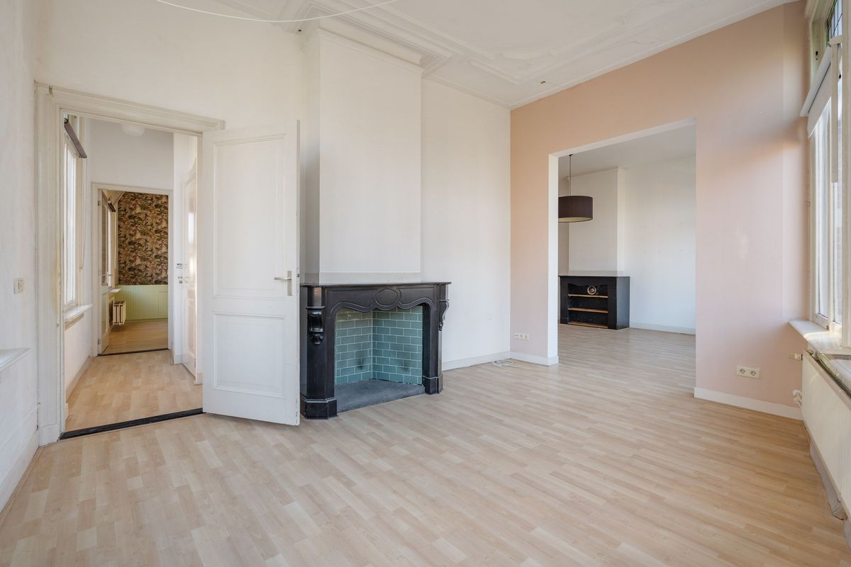 de Roy van Zuidewijnlaan 2 - A Photo Blur 28