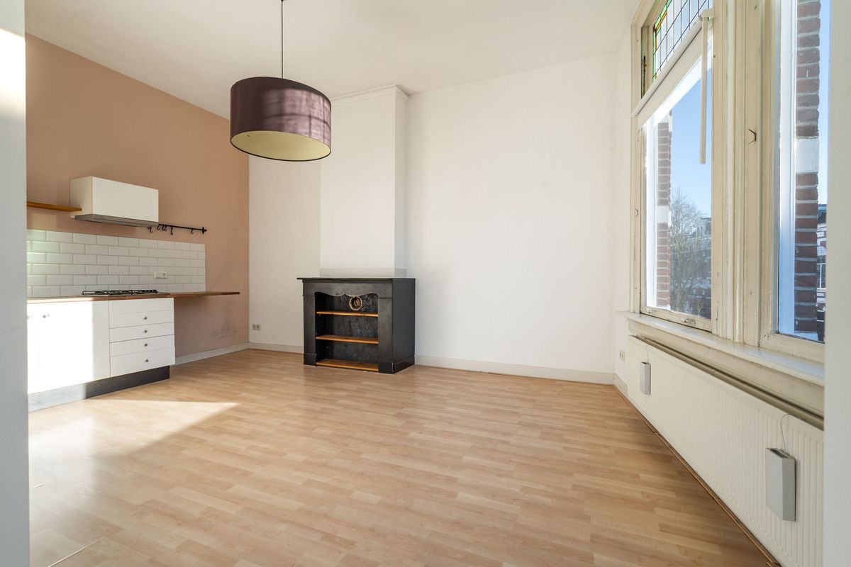 de Roy van Zuidewijnlaan 2 - A Photo Blur 15