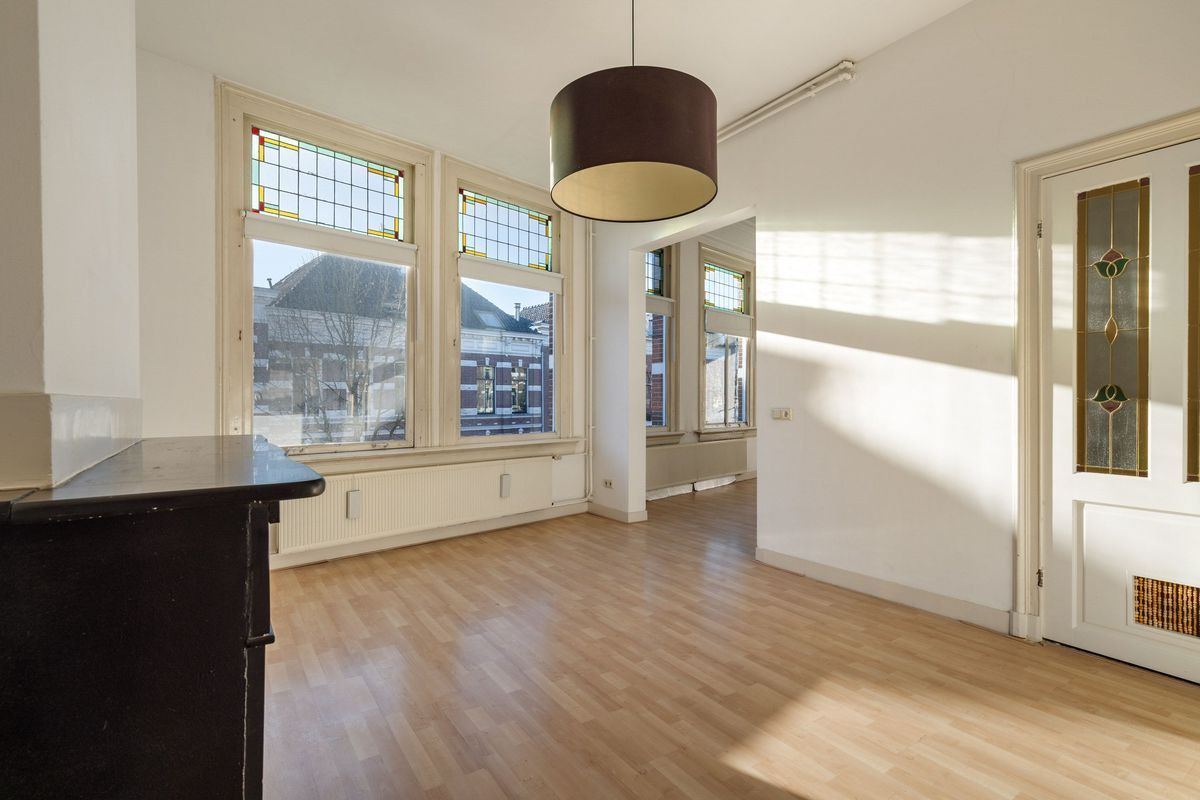 de Roy van Zuidewijnlaan 2 - A Photo Blur 27