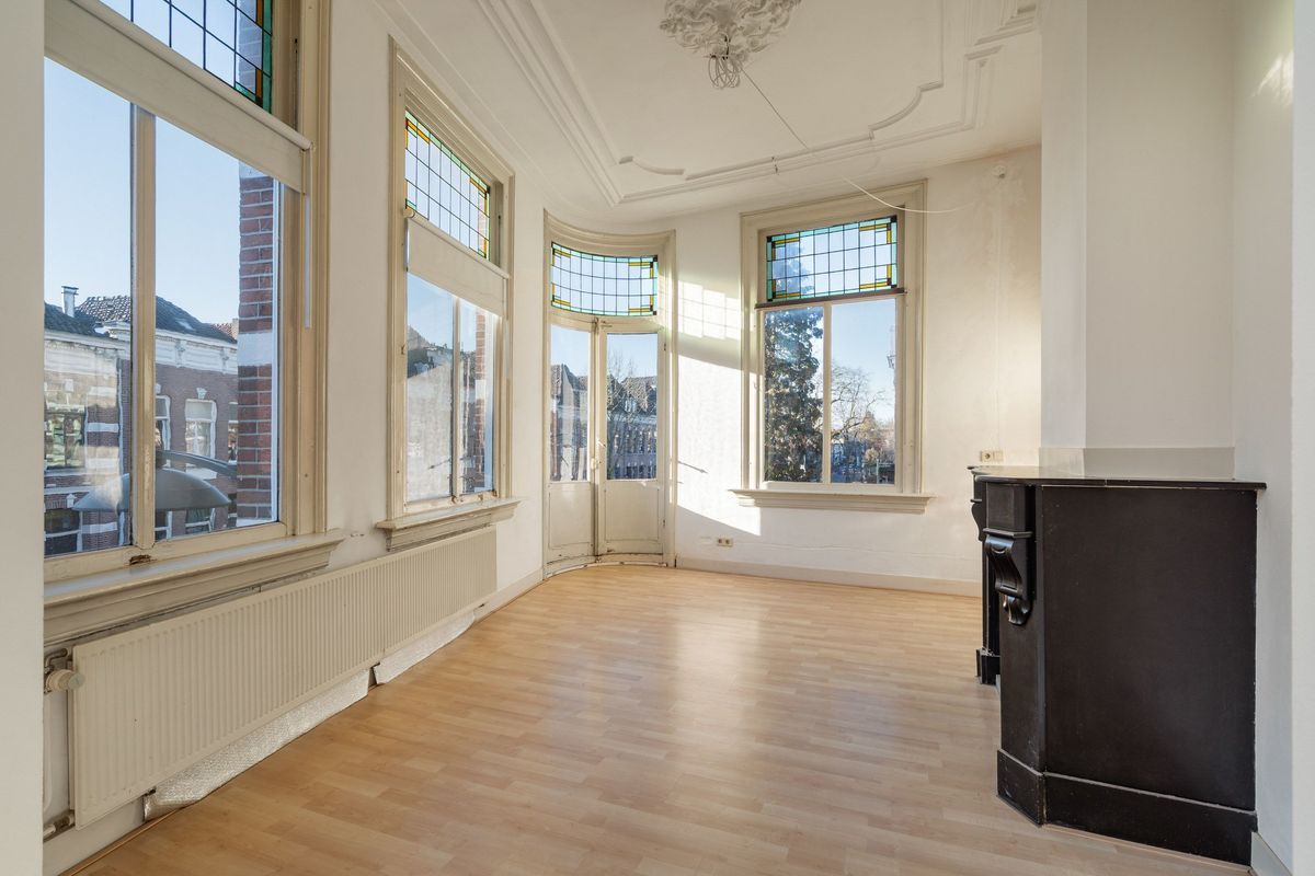 de Roy van Zuidewijnlaan 2 - A Photo Blur 19