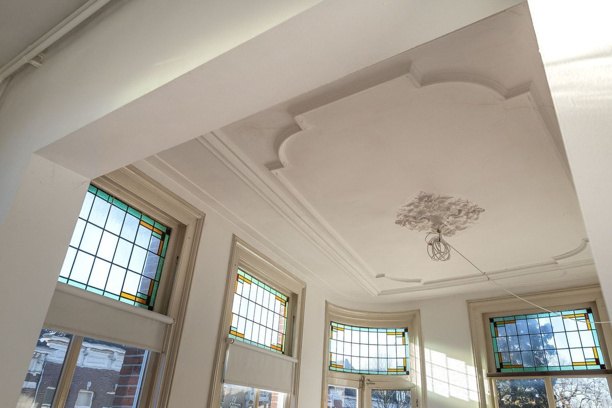 de Roy van Zuidewijnlaan 2 - A Photo Blur 20