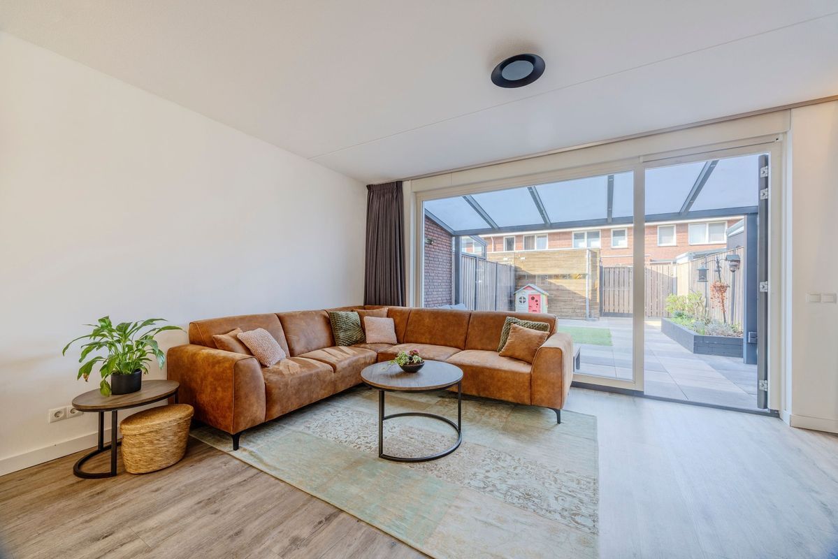 Belle van Zuylenstraat 37 Photo Blur 2