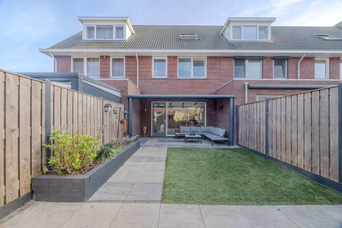 Belle van Zuylenstraat 37 Photo Blur 1