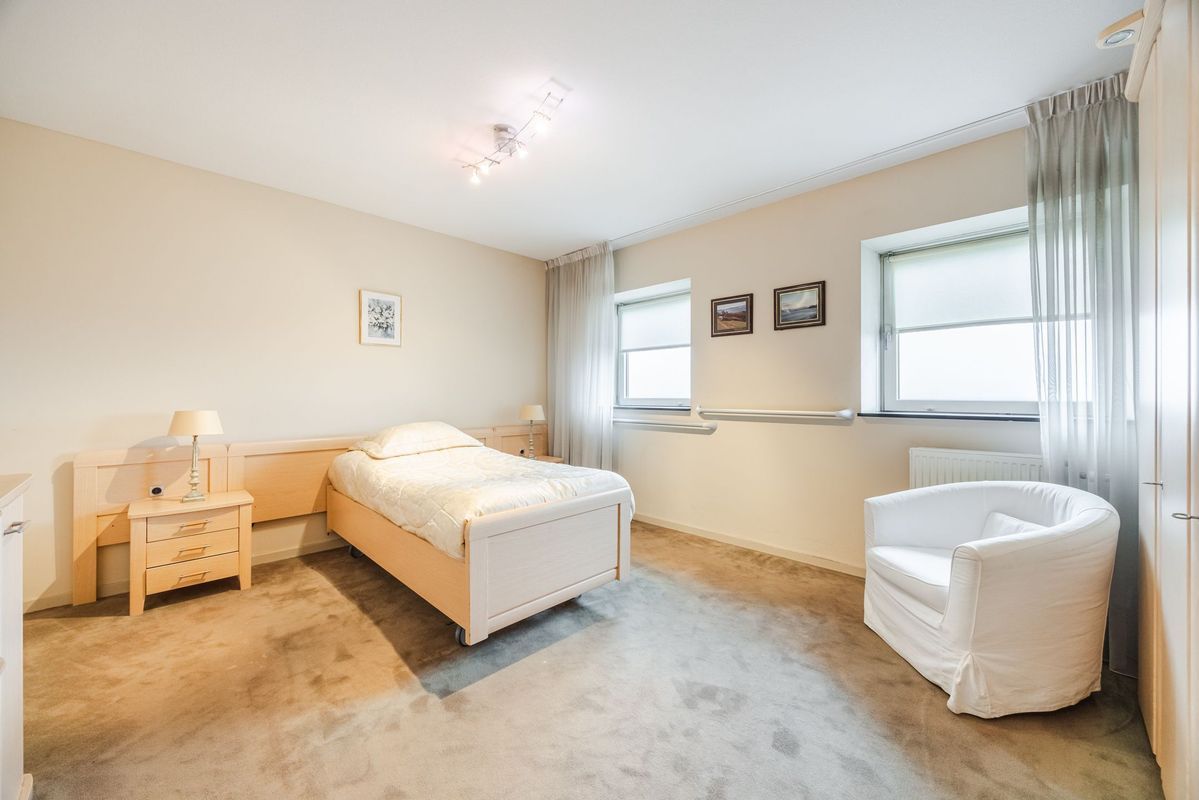 Westpoint 111 Photo Blur 21