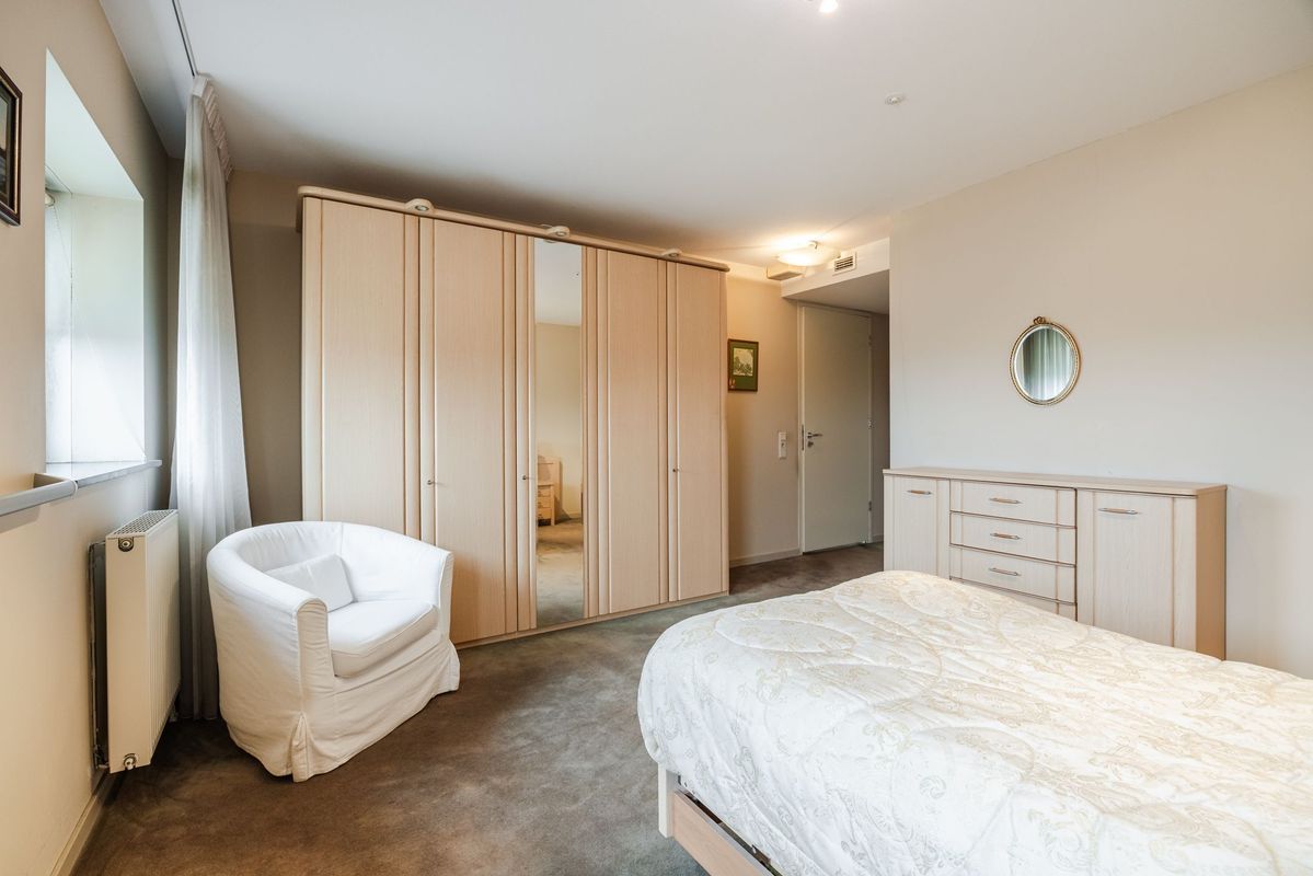 Westpoint 111 Photo Blur 22