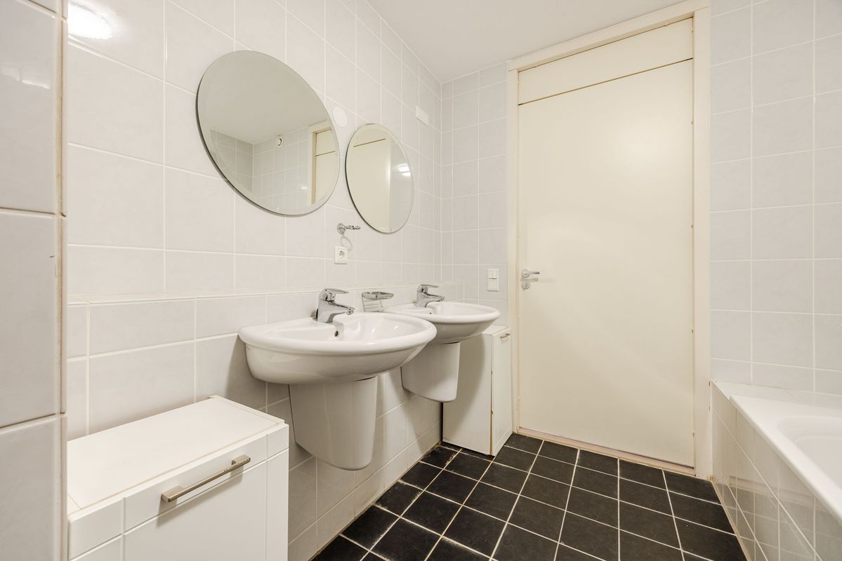 Westpoint 111 Photo Blur 24