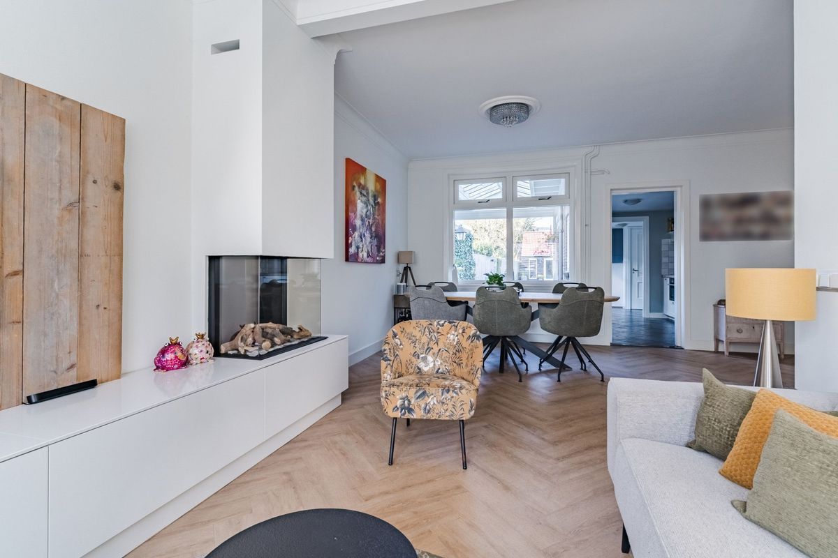 Hulst 55 Photo Blur 2