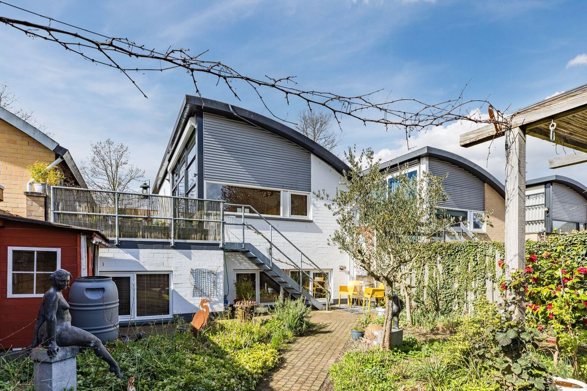 Marga Klompélaan 33 Photo Blur 1