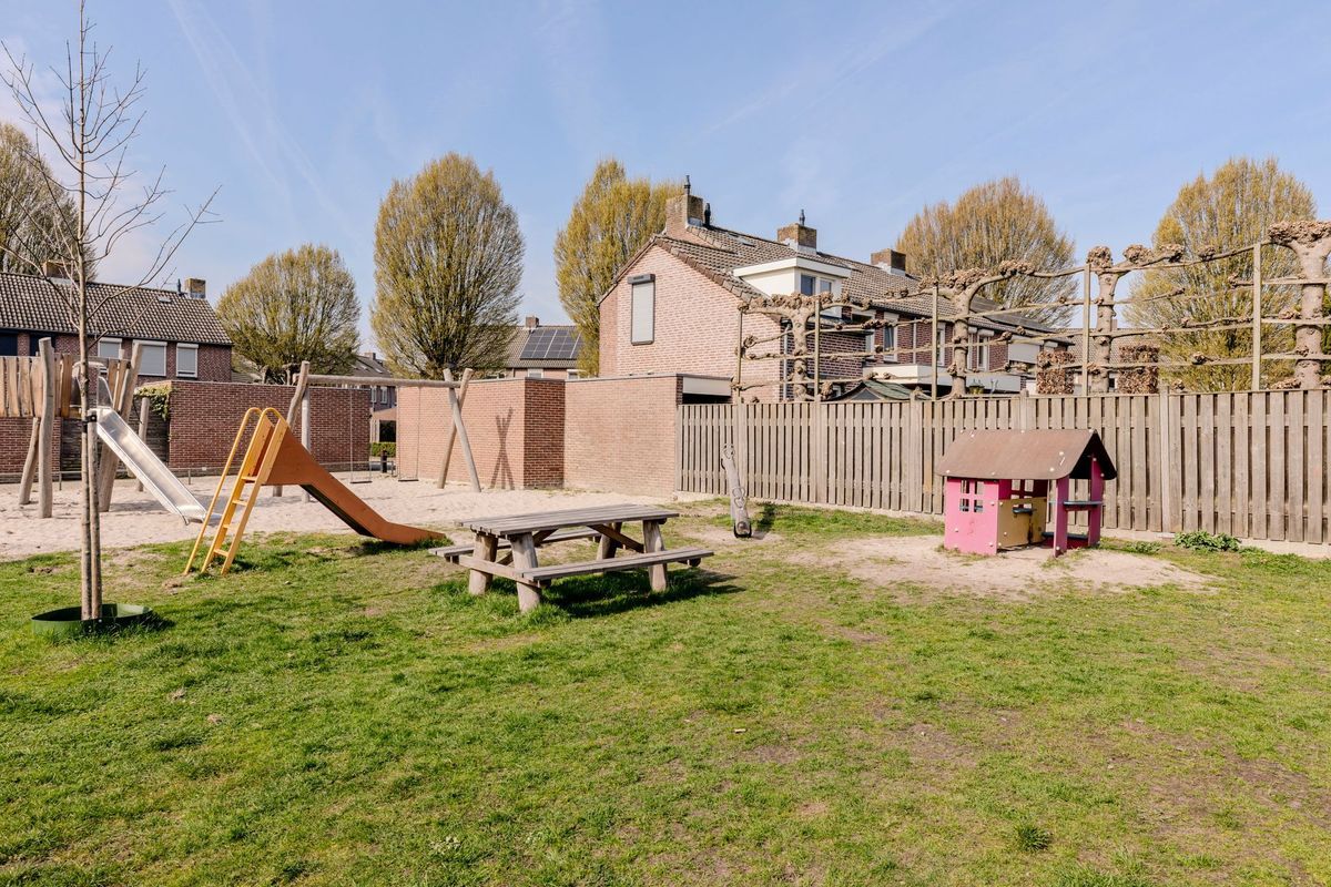 Hagedoorn 10 Photo Blur 45