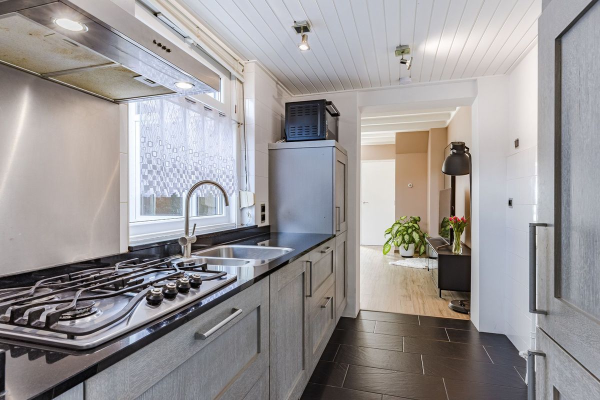 Nicolaas Beetsstraat 19 Photo Blur 9