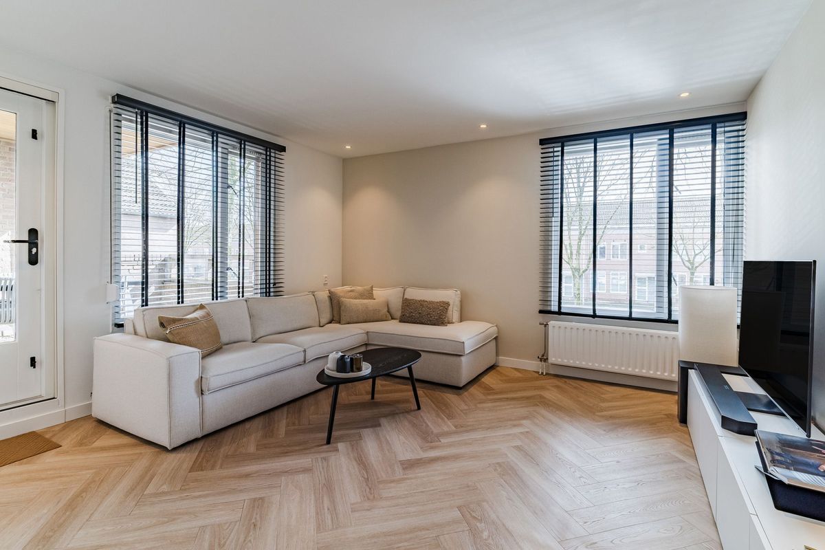 Looiersveld 22 Photo Blur 1