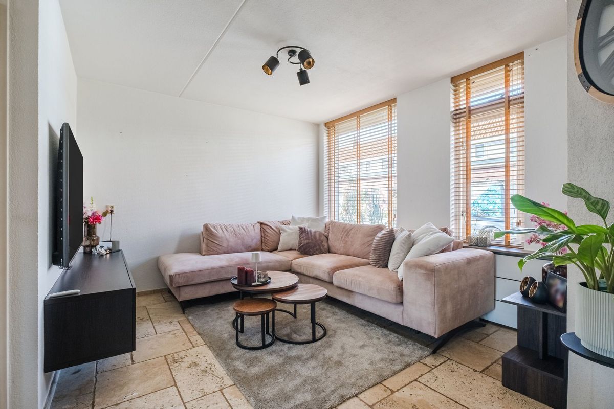 Leeuwenstraat 145 Photo Blur 2