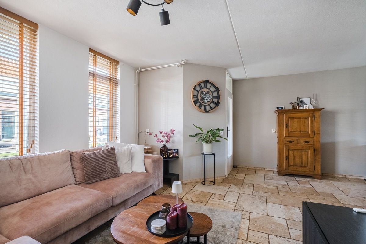 Leeuwenstraat 145 Photo Blur 5