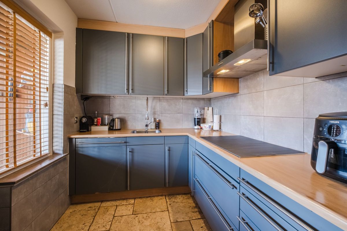 Leeuwenstraat 145 Photo Blur 3