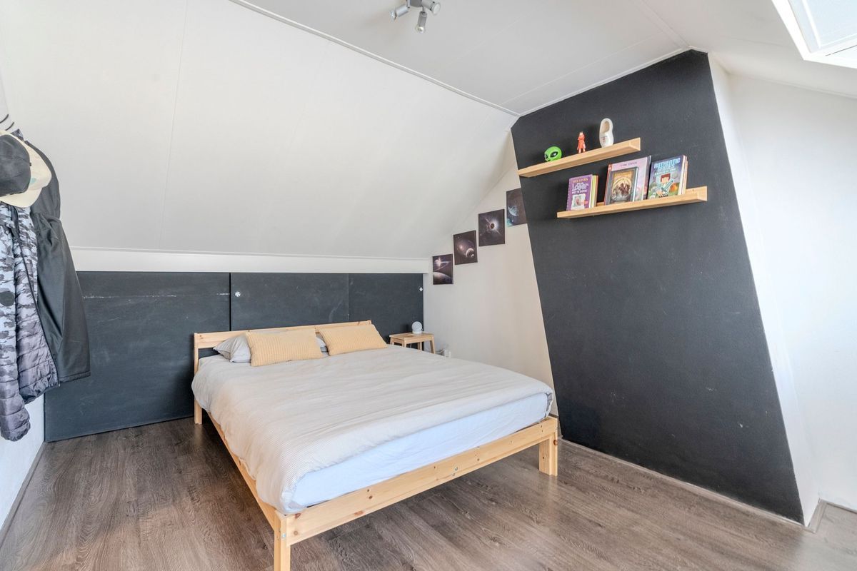 Linze 32 Photo Blur 34