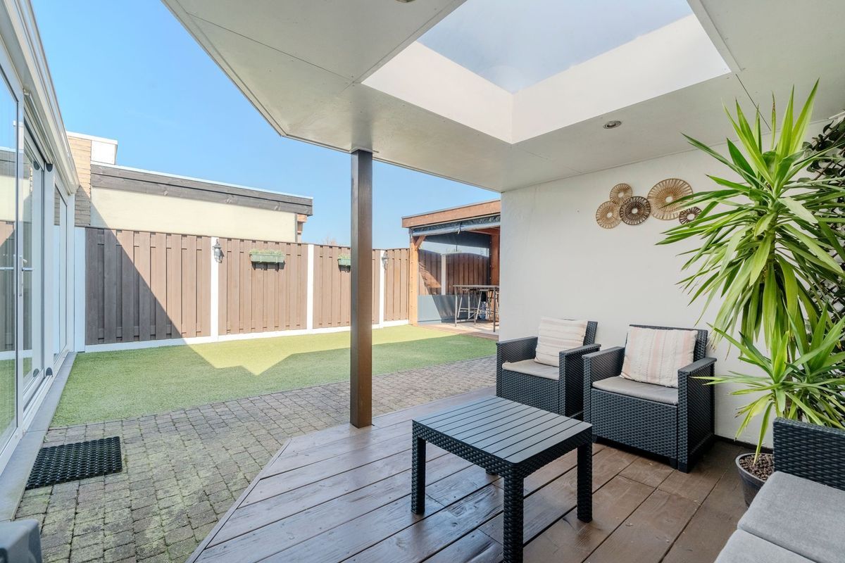 Linze 32 Photo Blur 36