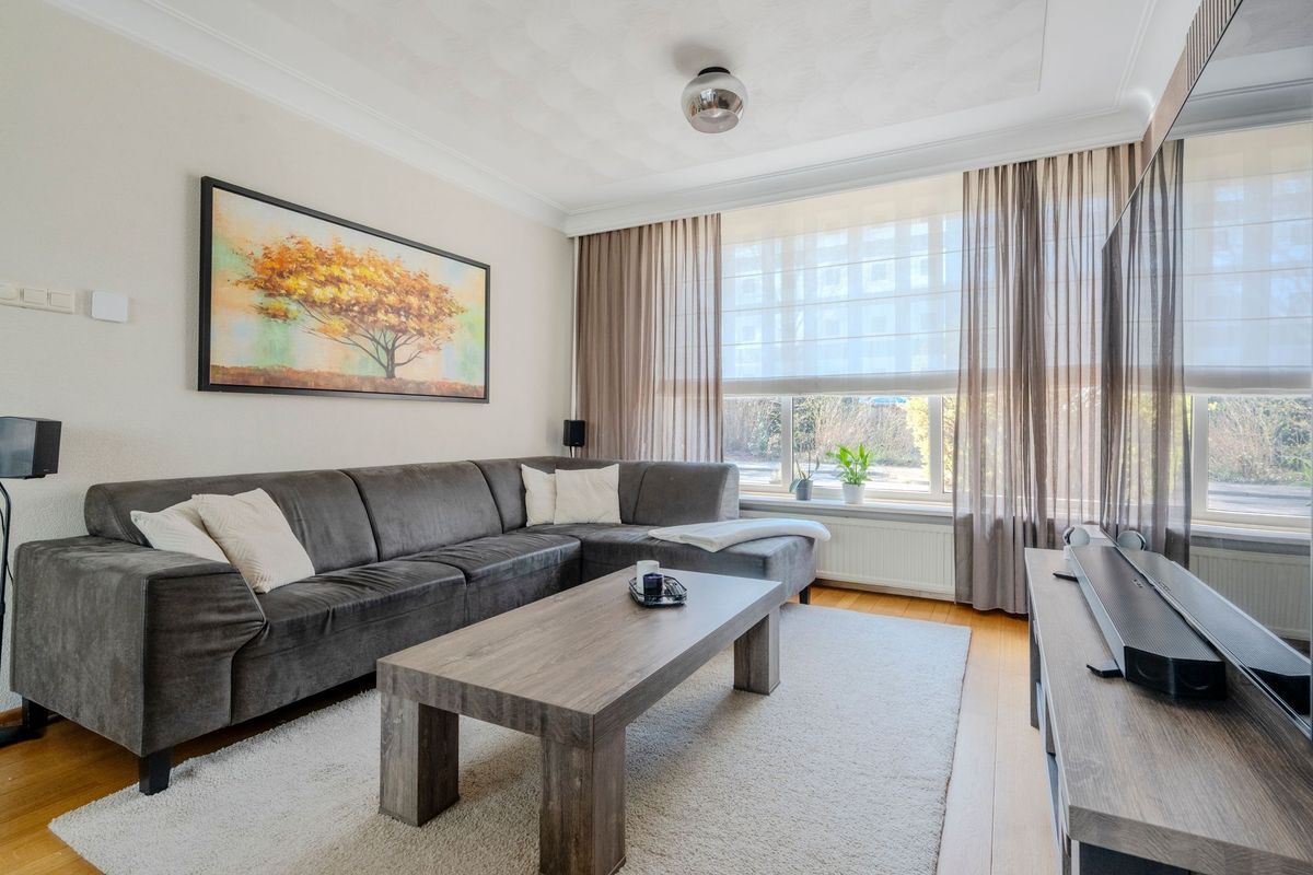 Linze 32 Photo Blur 7