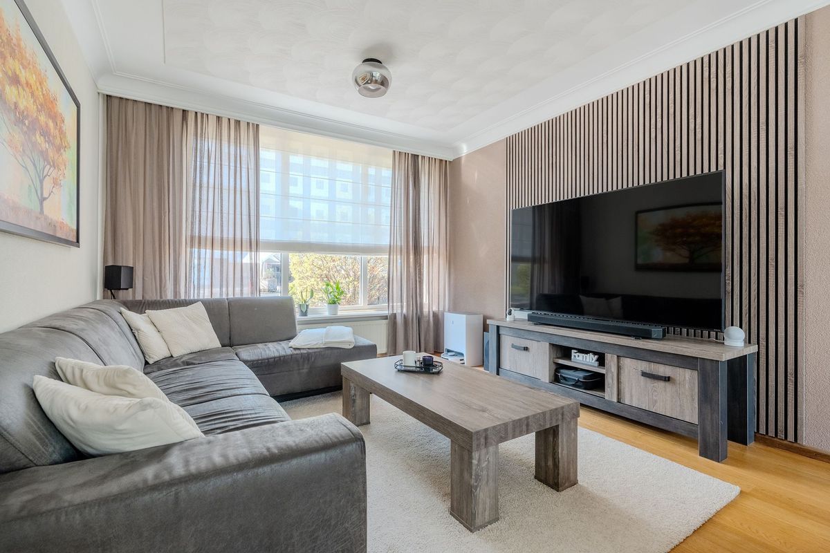 Linze 32 Photo Blur 6