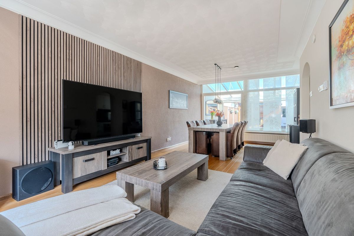 Linze 32 Photo Blur 9