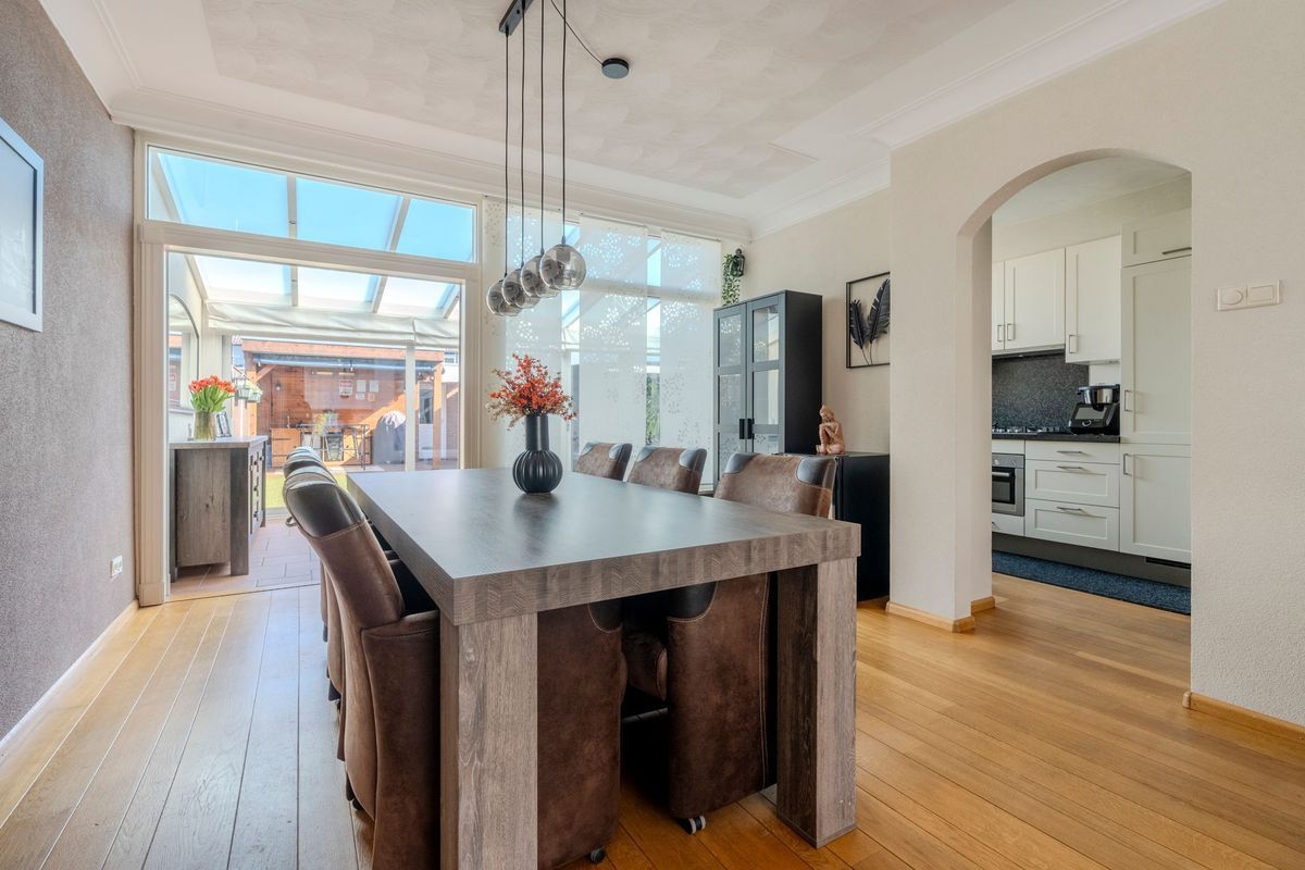 Linze 32 Photo Blur 10