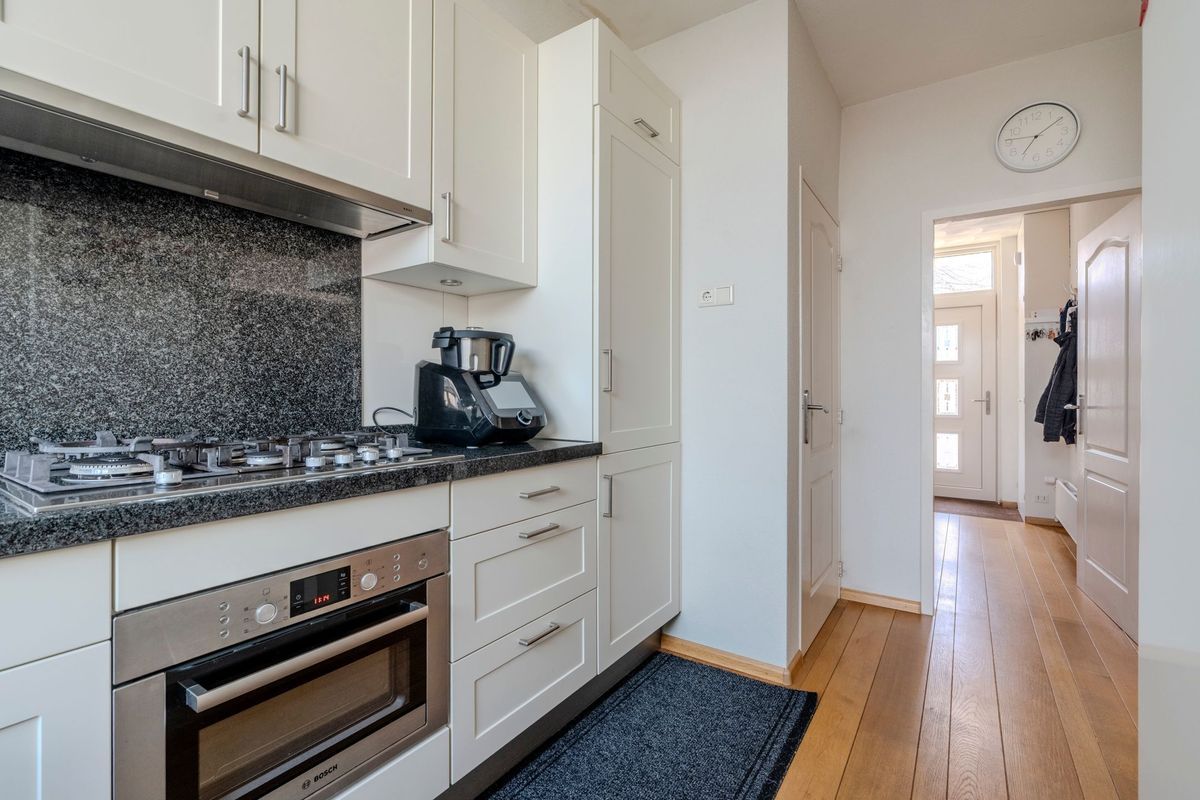 Linze 32 Photo Blur 17