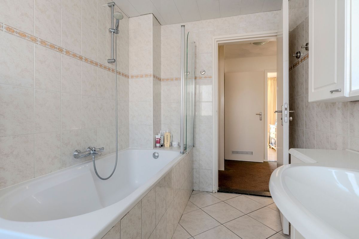 Linze 32 Photo Blur 28