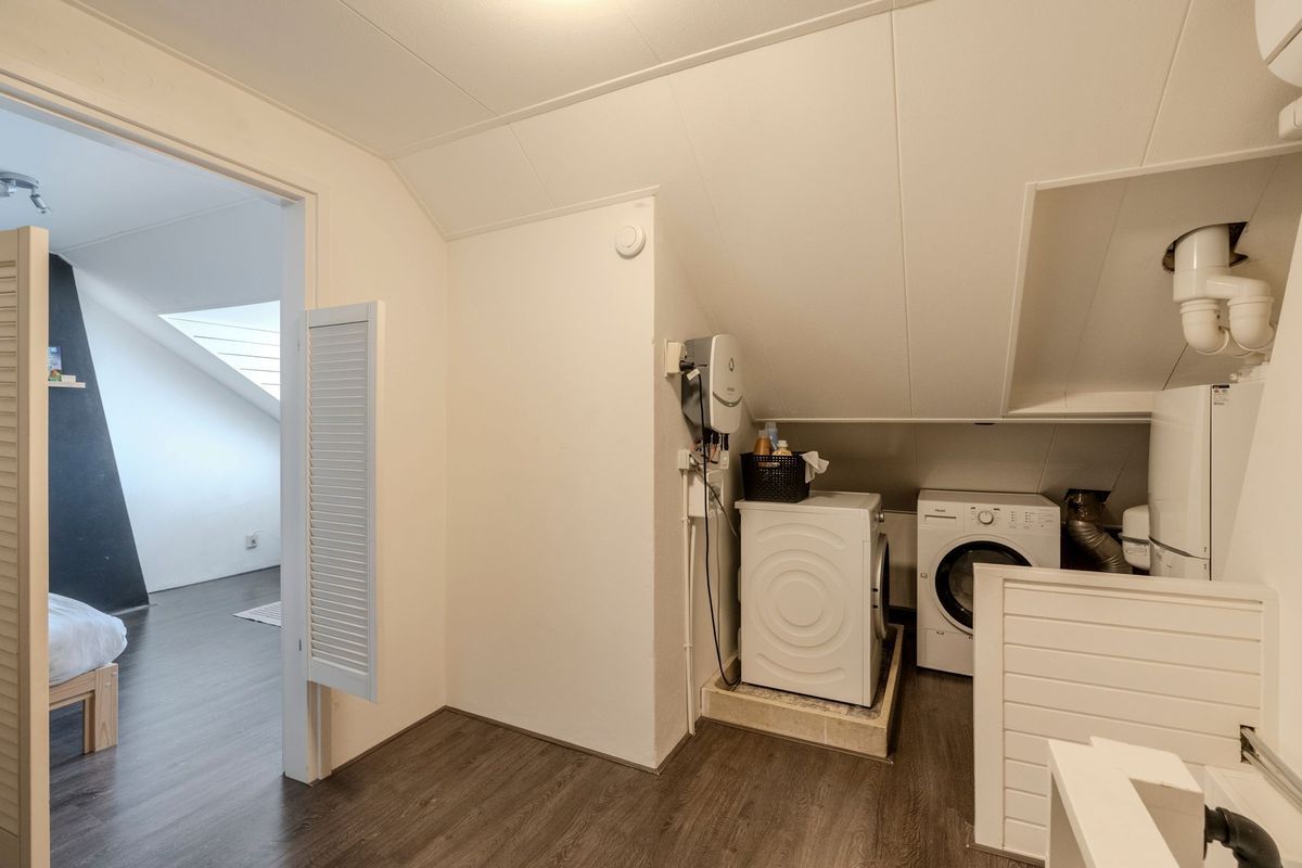 Linze 32 Photo Blur 31