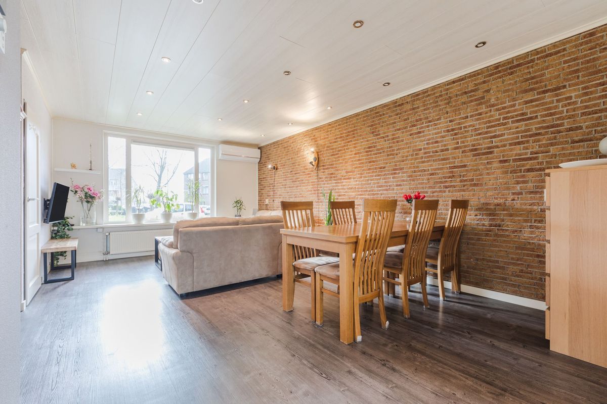 Zaaren 62 Photo Blur 3